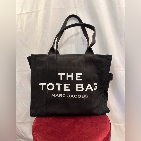 NEW Marc Jacobs The Canvas Large Tote Bag in Black REVOLVE DESIGNER - Picture 10 of 13